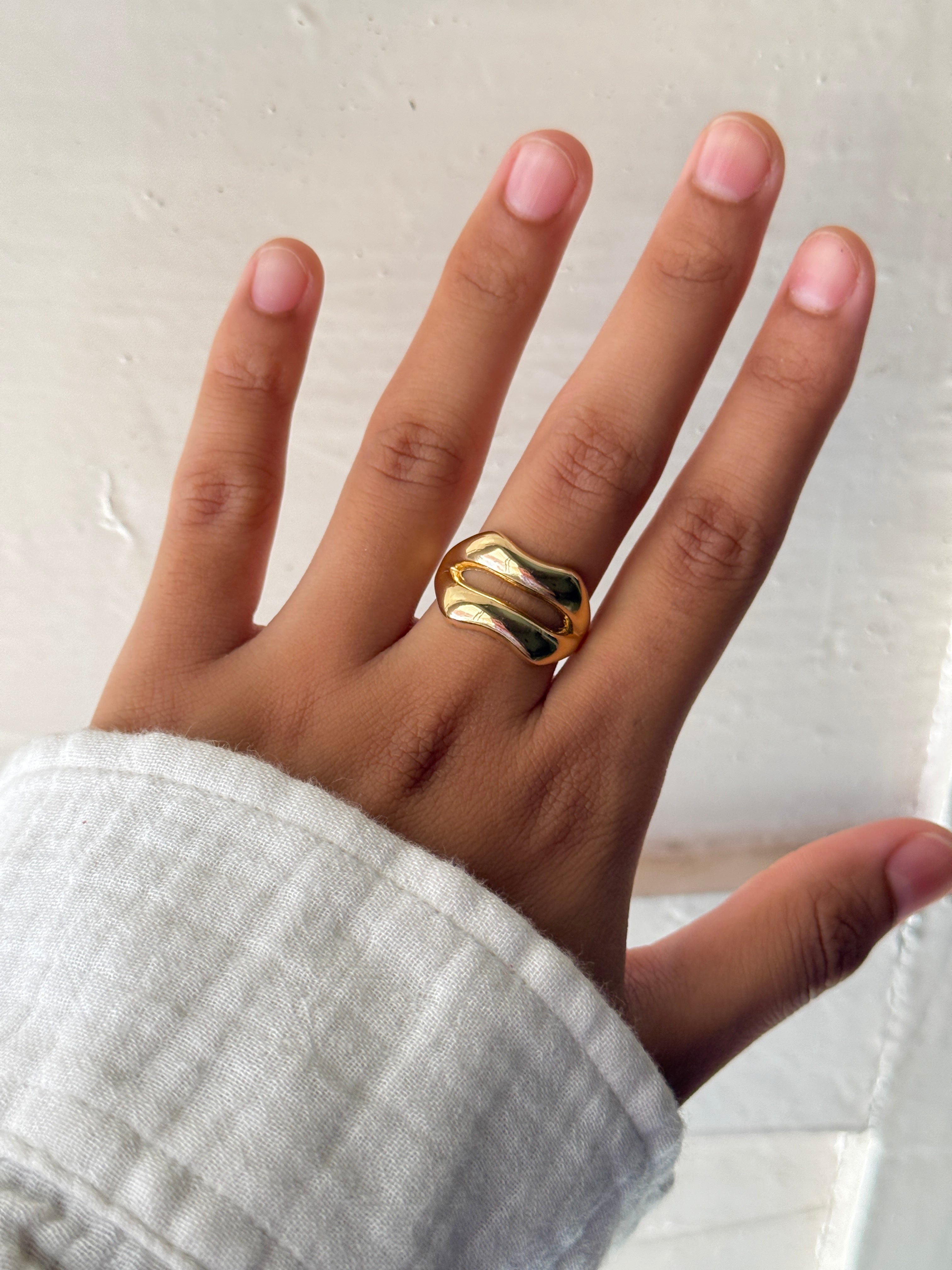 Mira Fluid Ring