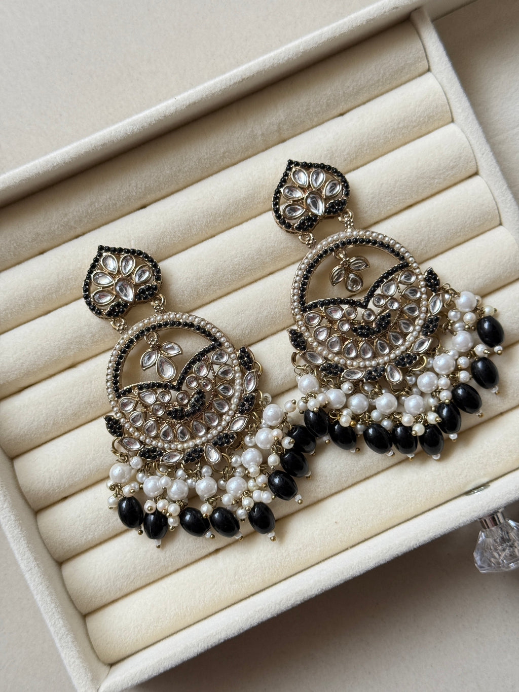 Riwaayat Kundan Jhumkas