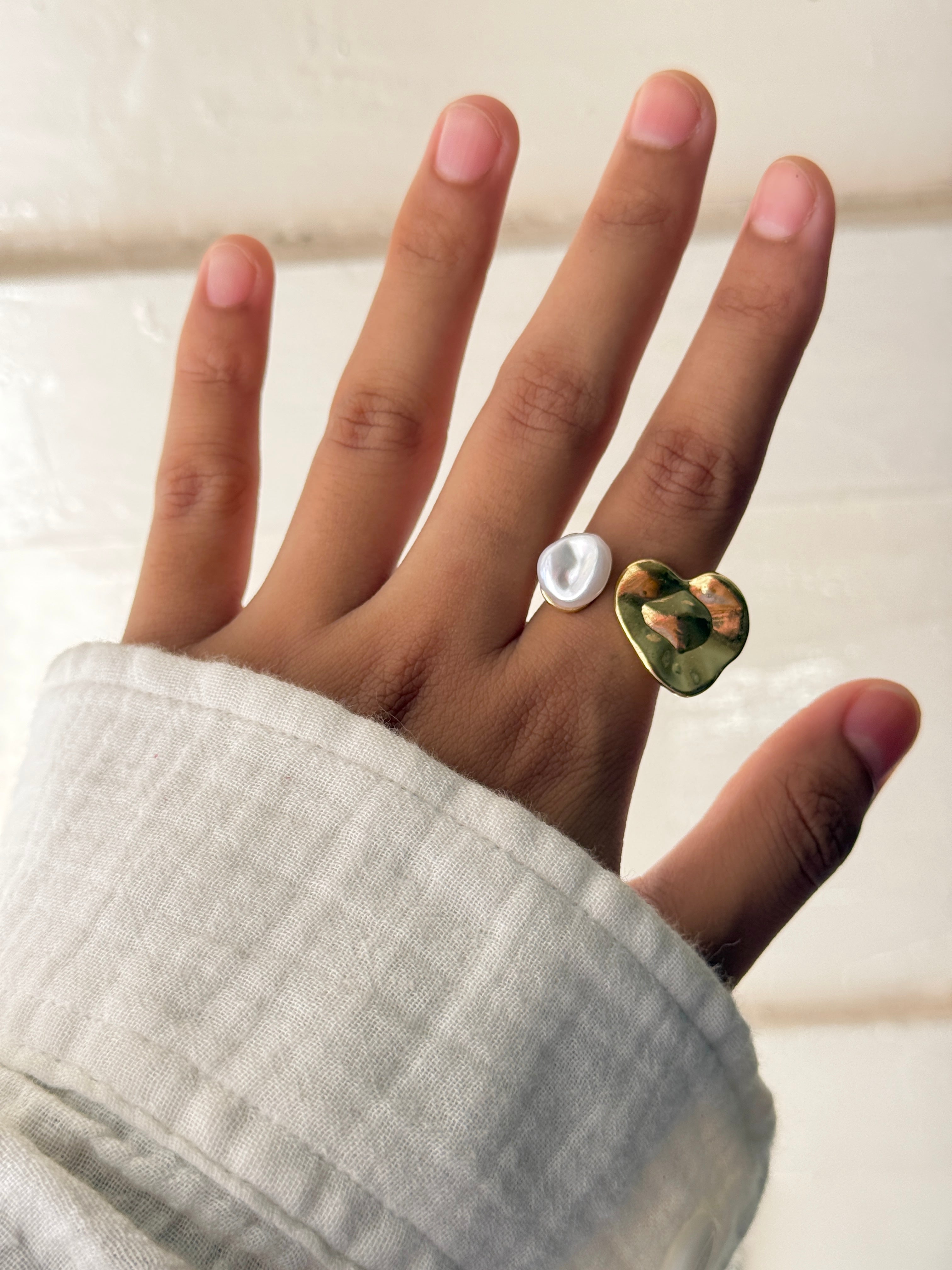 Amora Pearl Heart Ring