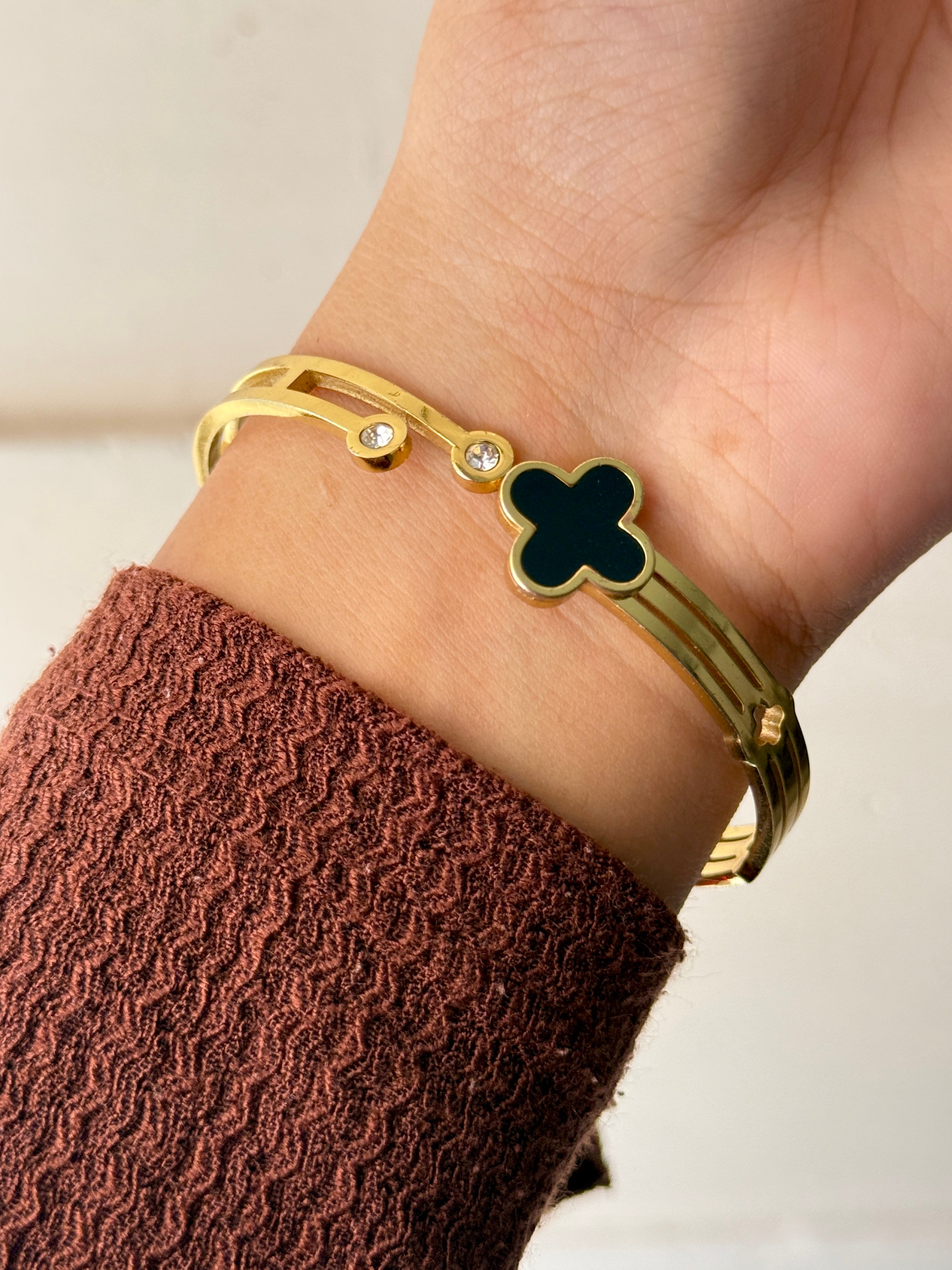 Noir Clover Cuff