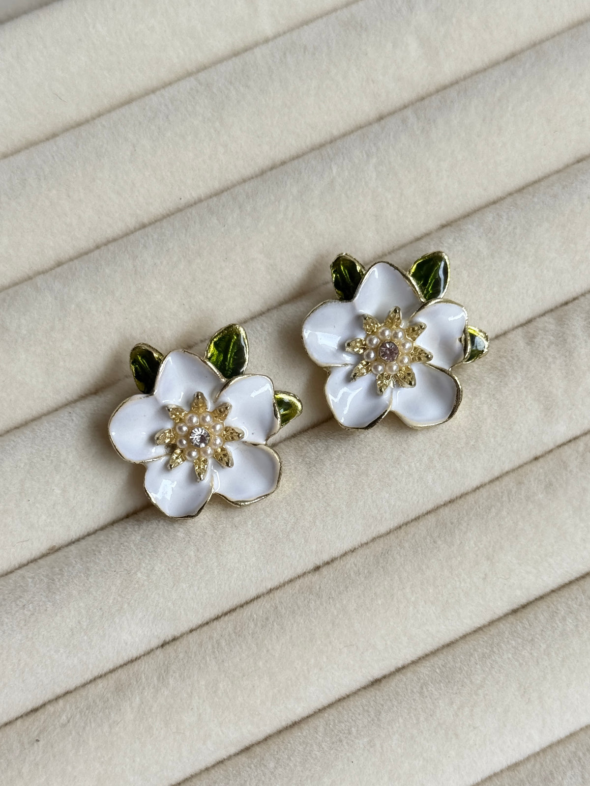Fleuré Studs