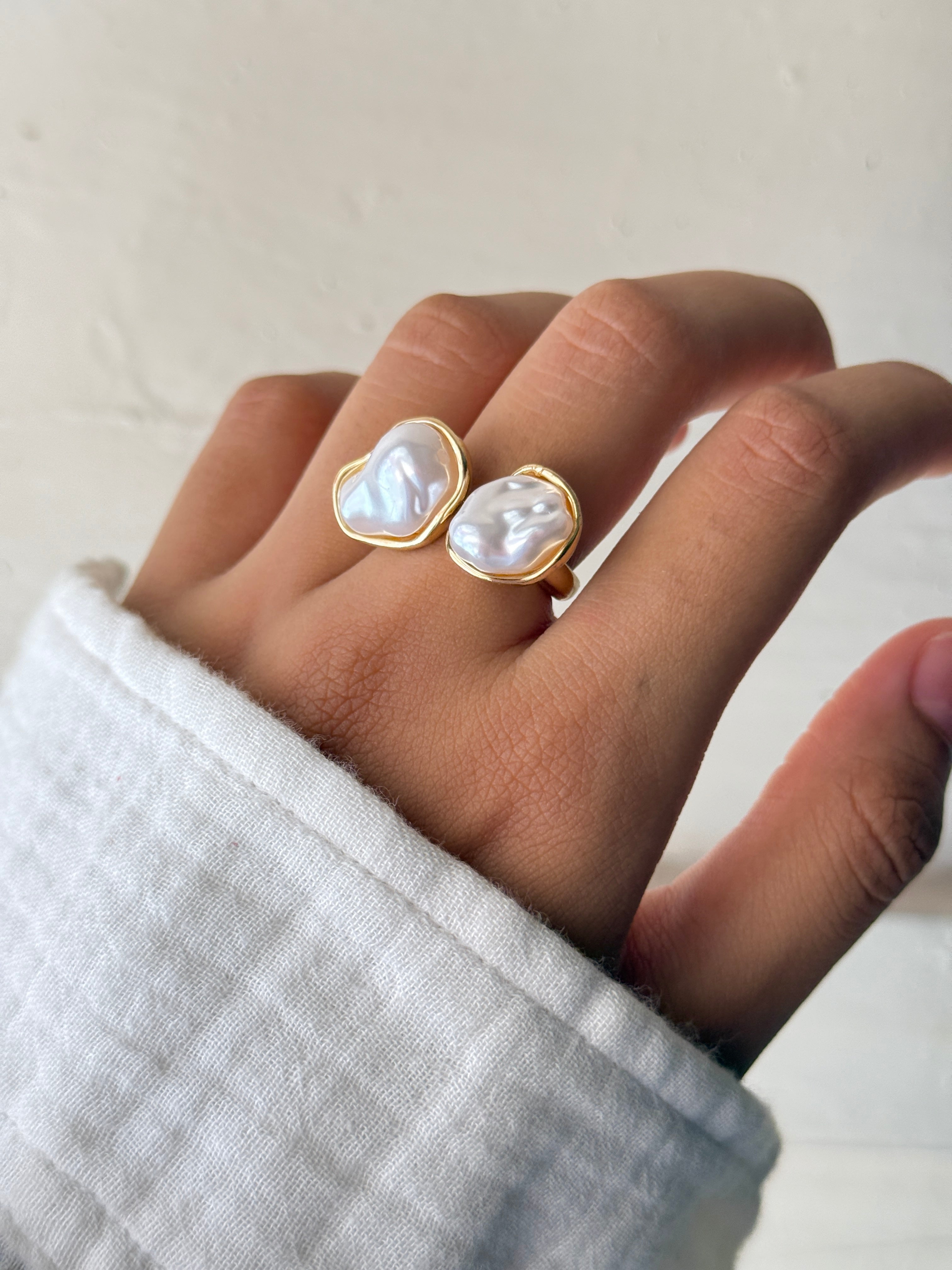 Lumi Pearl Duo Ring